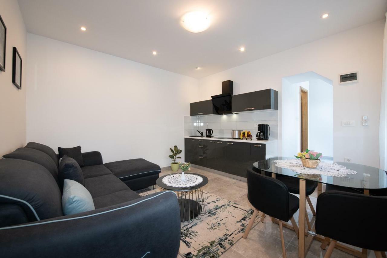 Apartment Emili Opatija Eksteriør billede